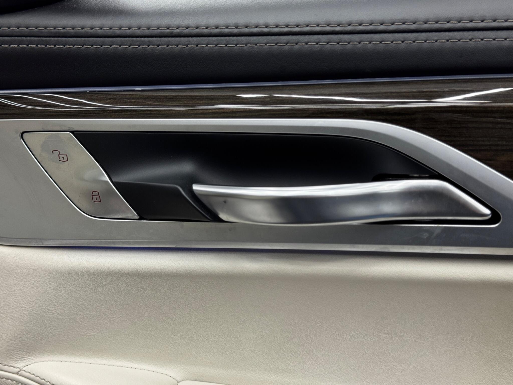 BMW 7 Series view 53