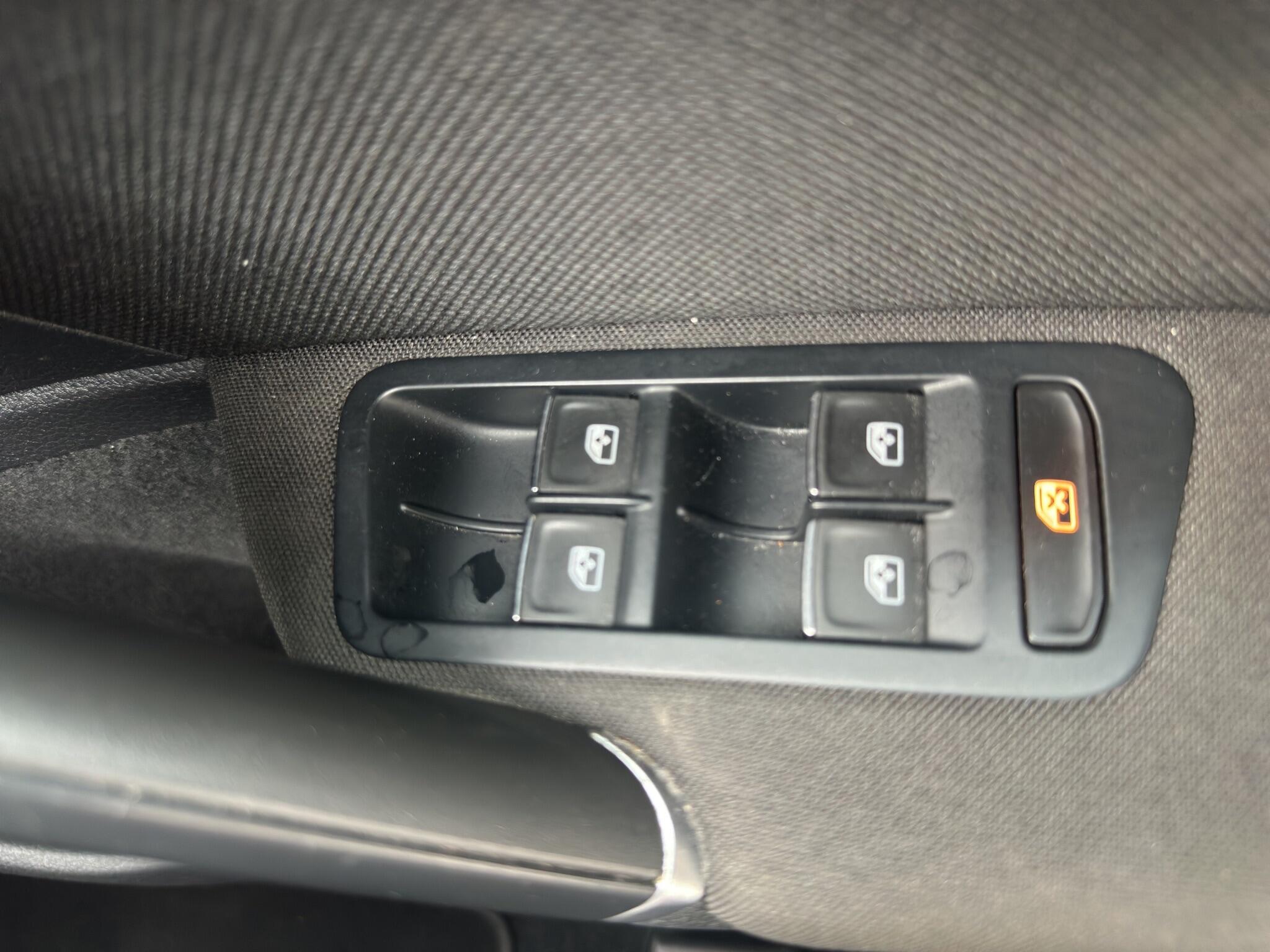 Volkswagen Golf view 23