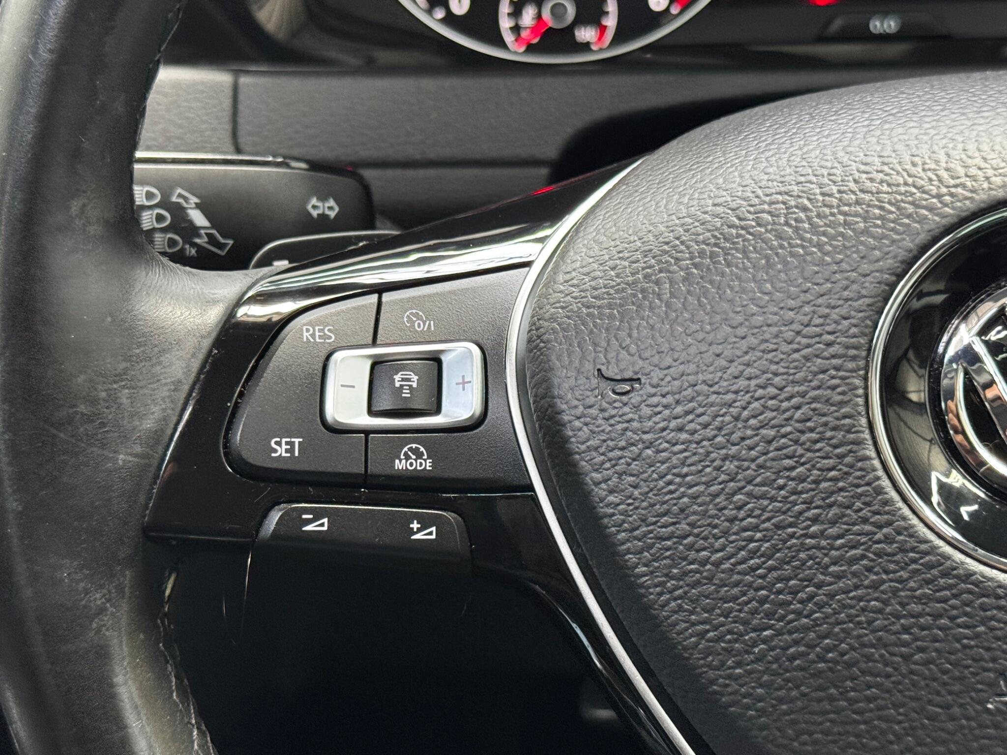 Volkswagen Golf view 62