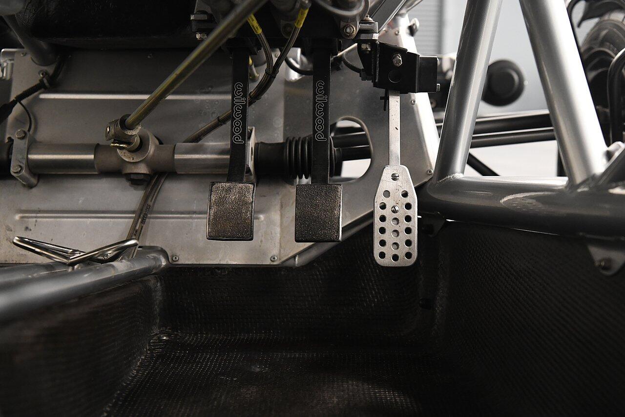 Ariel Atom view 16