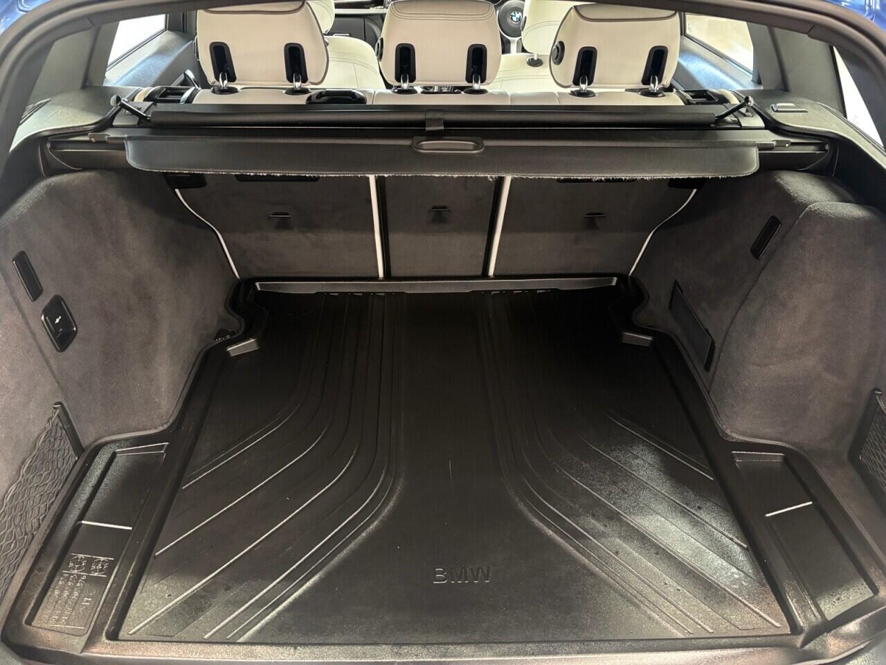 BMW 3 Series view 22