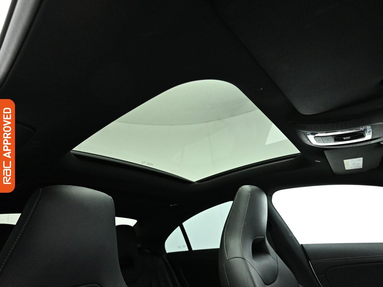 Mercedes-Benz Cla view 3