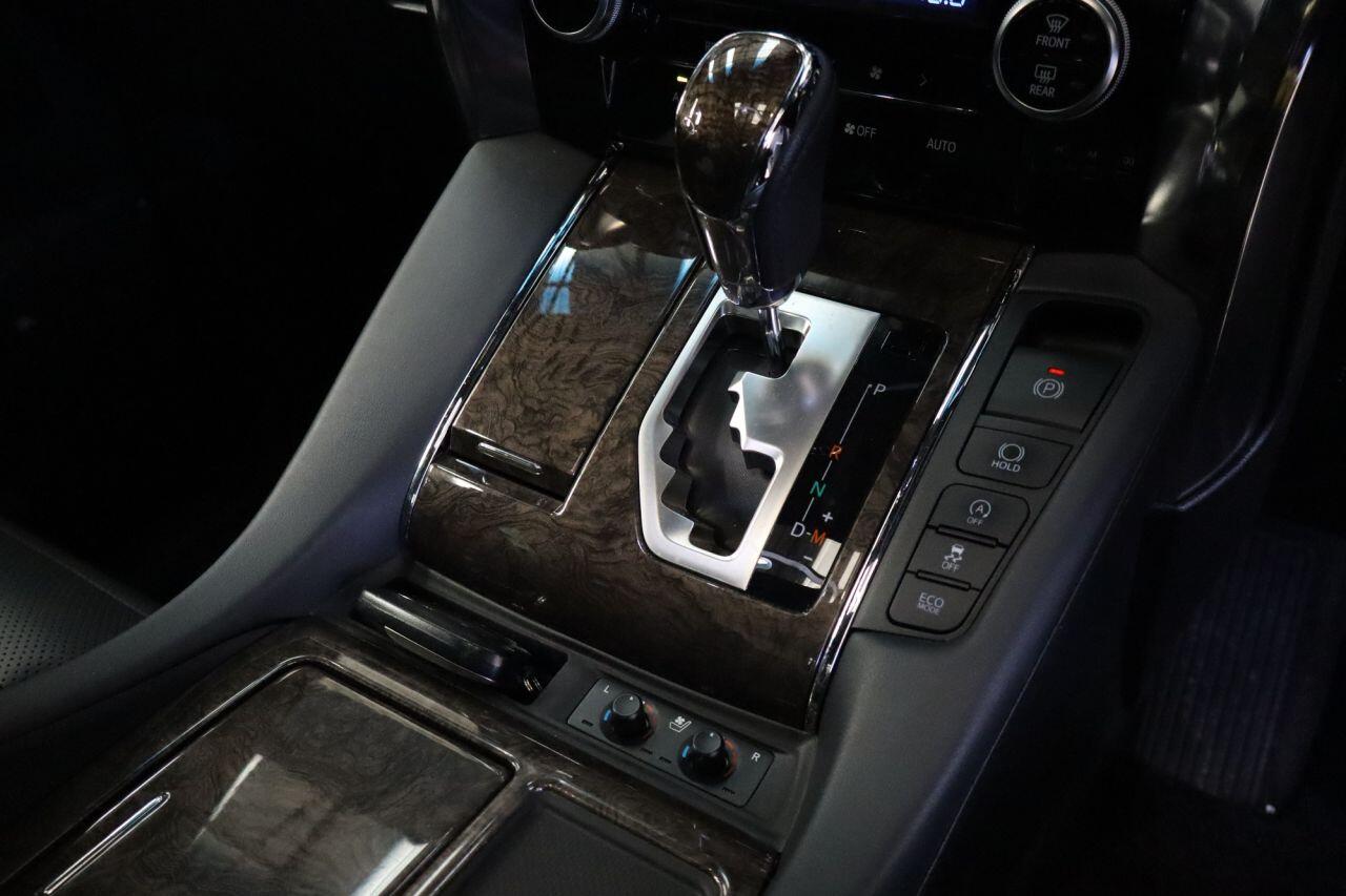 Toyota Alphard view 24