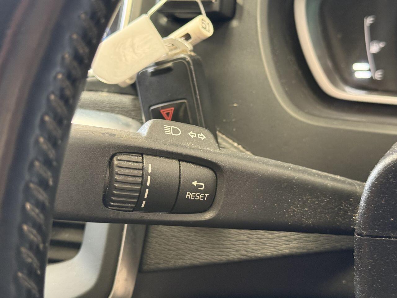 Volvo V40 view 28