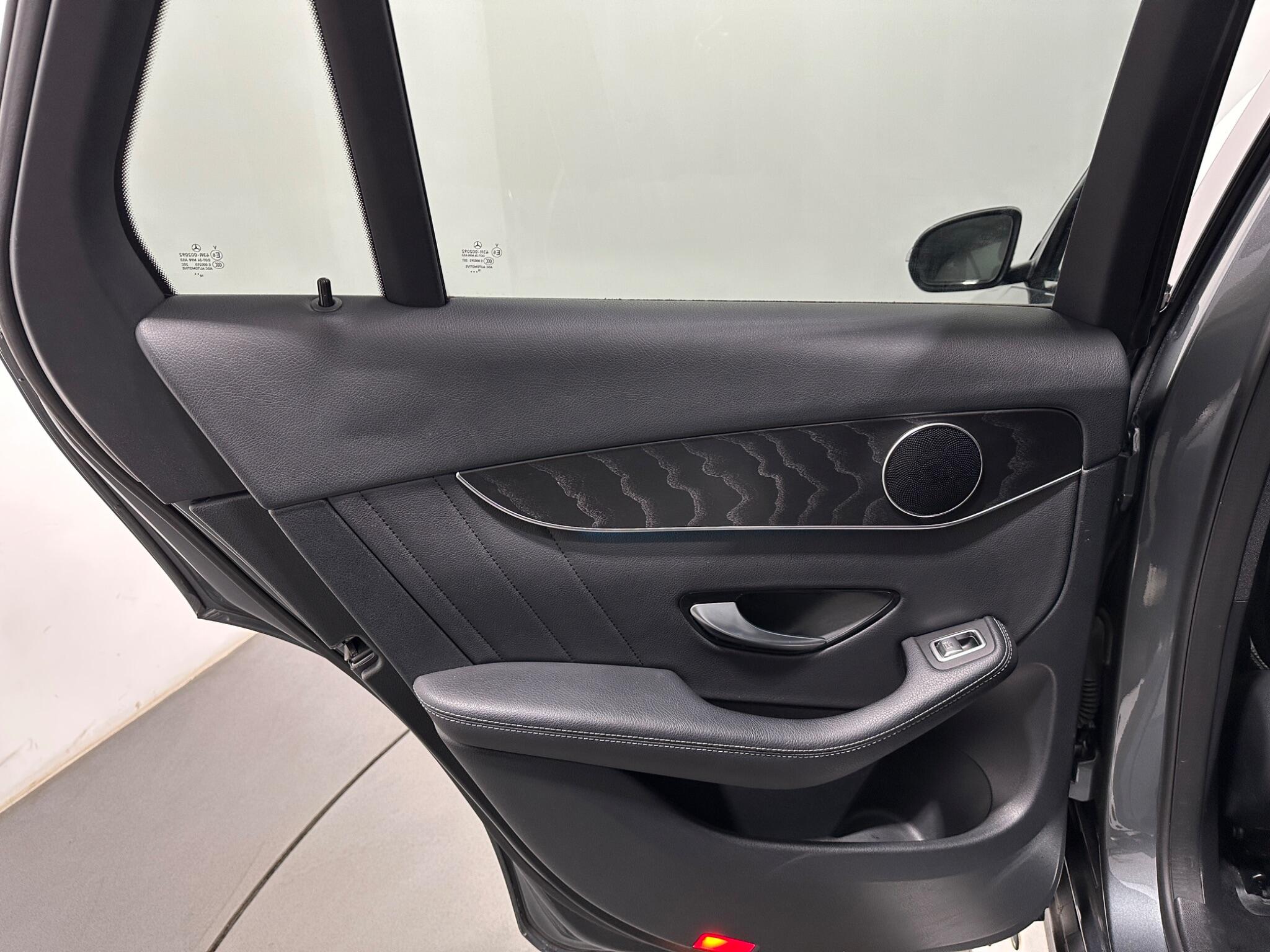 Mercedes-Benz GLC view 41