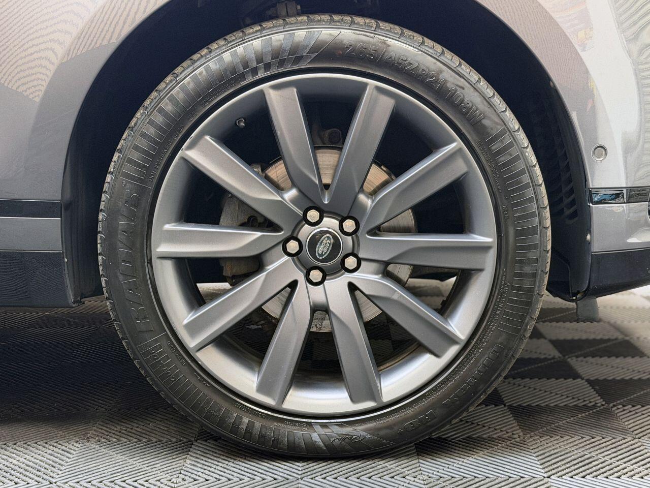 Land Rover Range Rover Velar view 9
