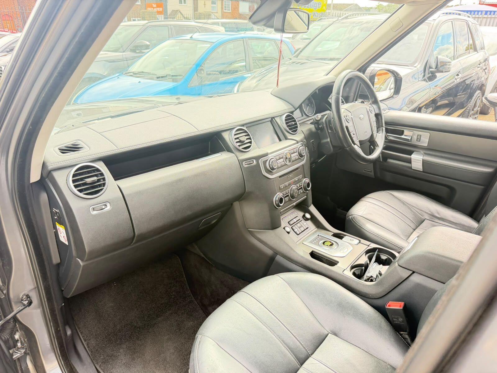 Land Rover Discovery view 10