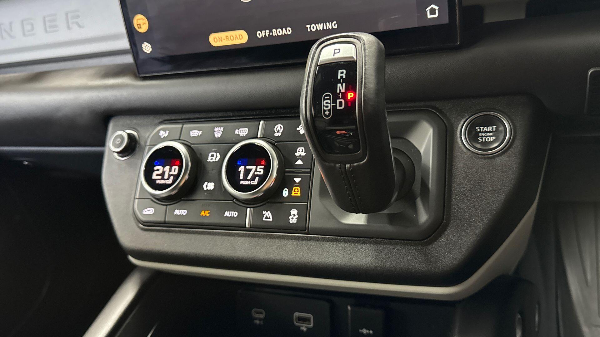 Land Rover Defender view 13
