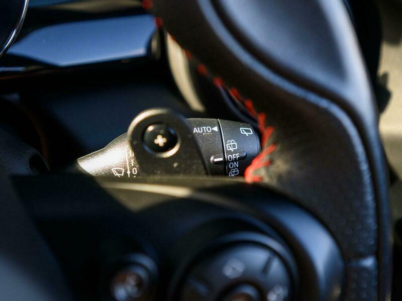 Mini Hatch view 30