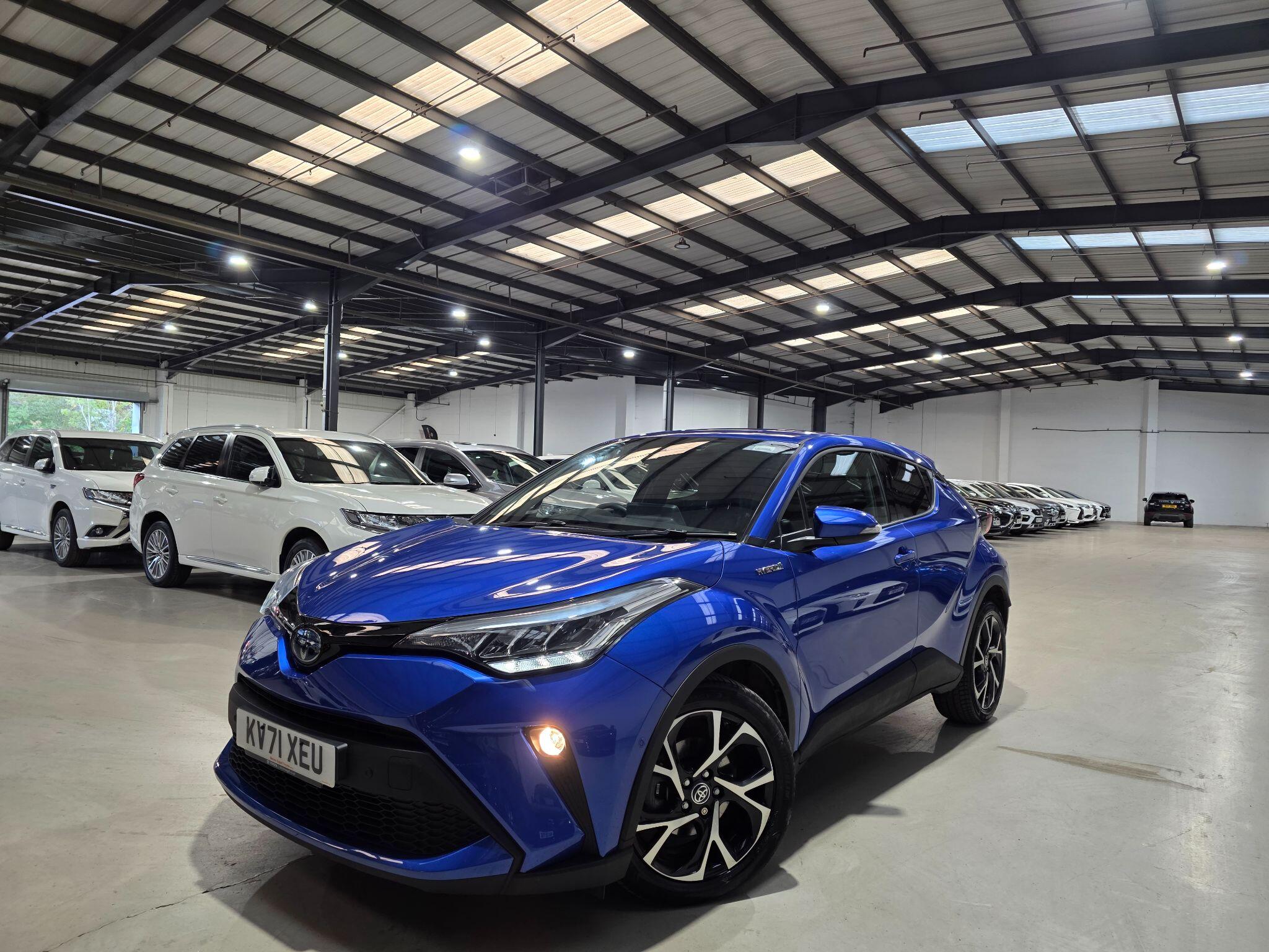 Toyota C-HR main image