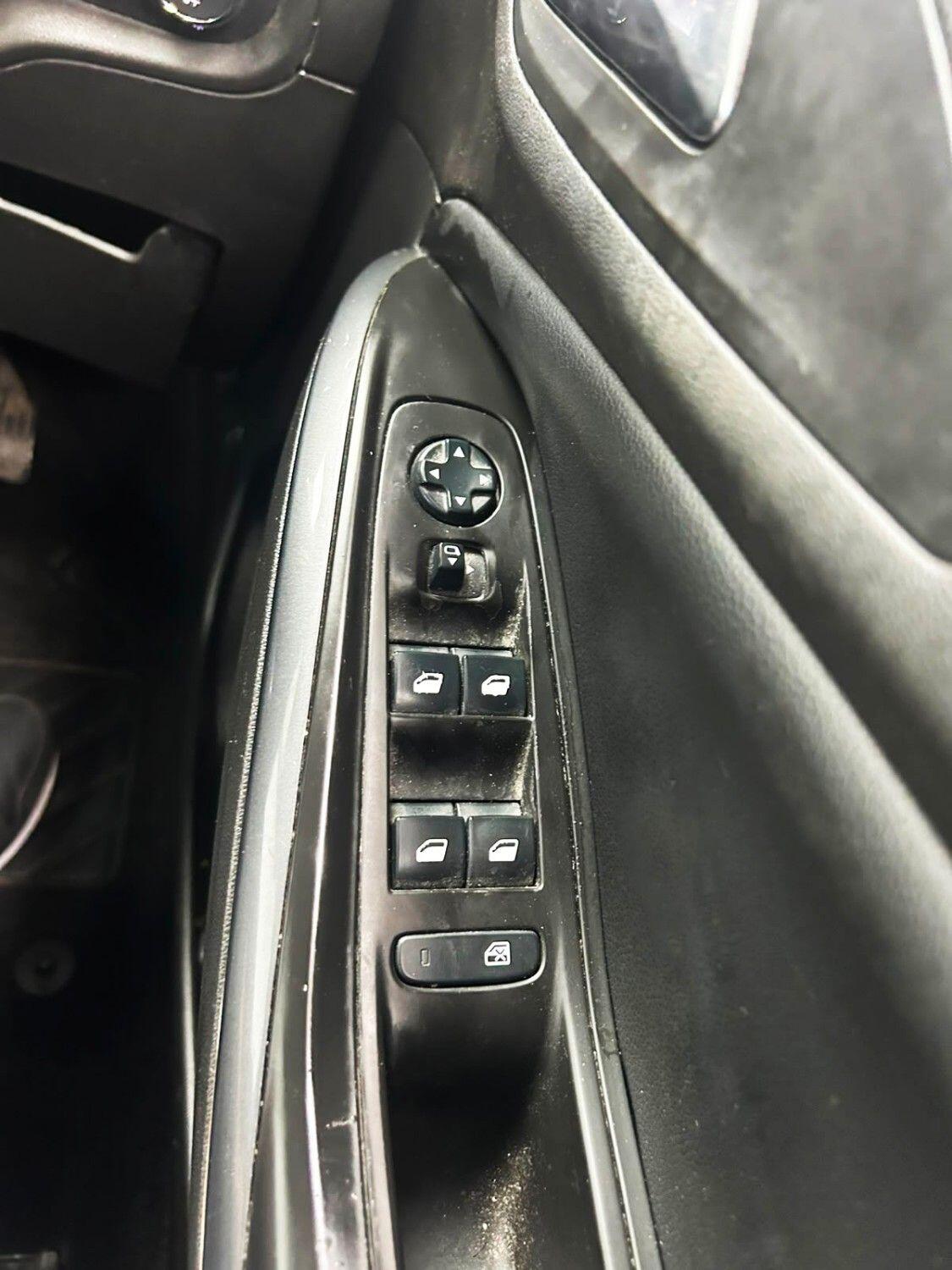 Vauxhall Grandland X view 21