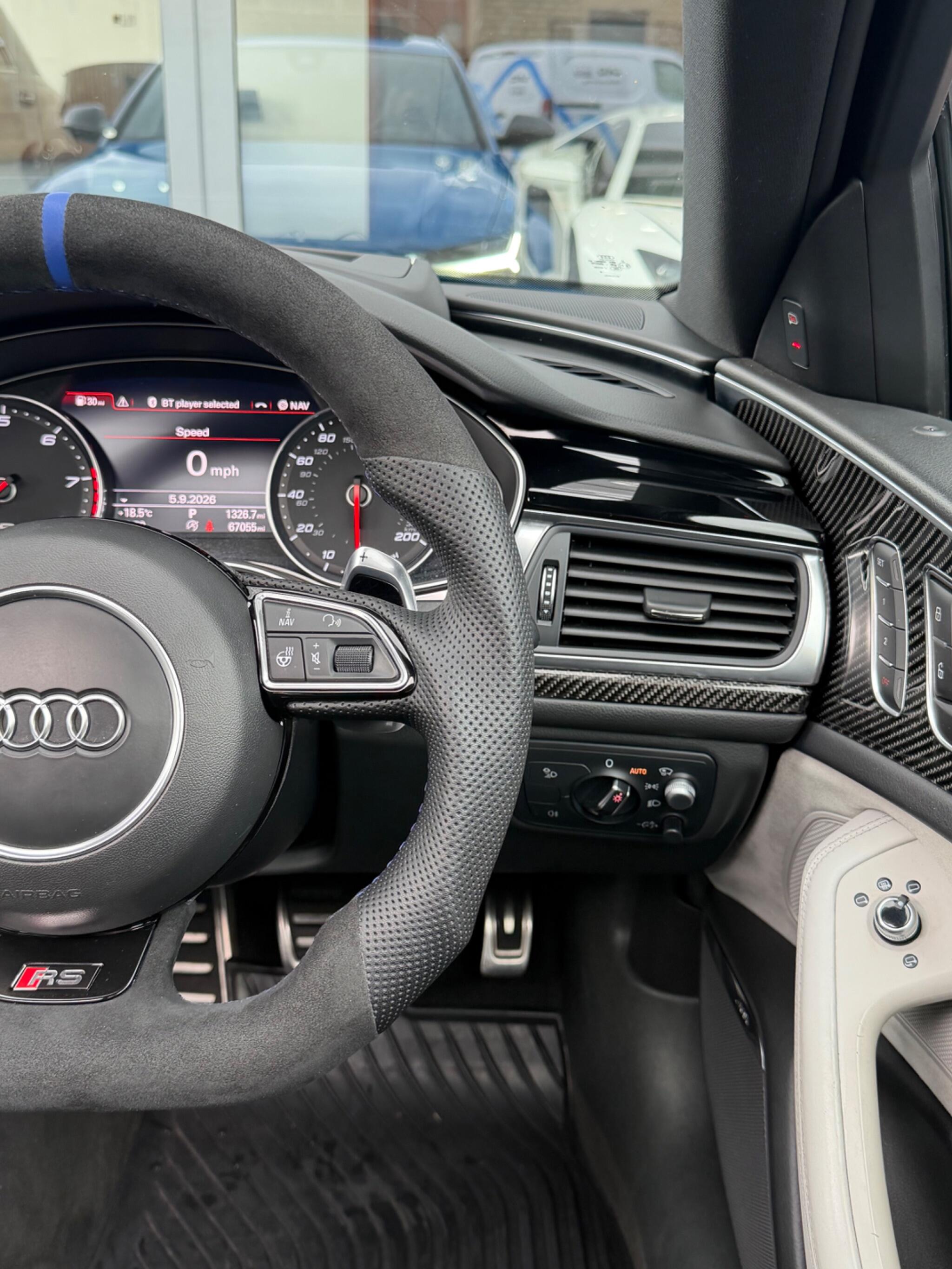 Audi RS6 Avant view 17