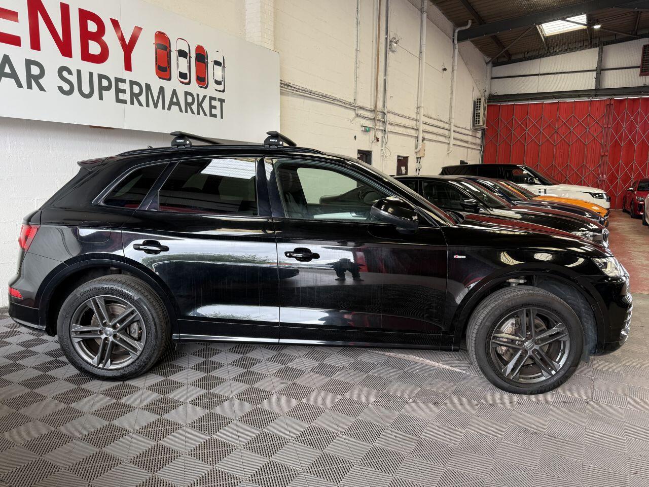 Audi Q5 view 11