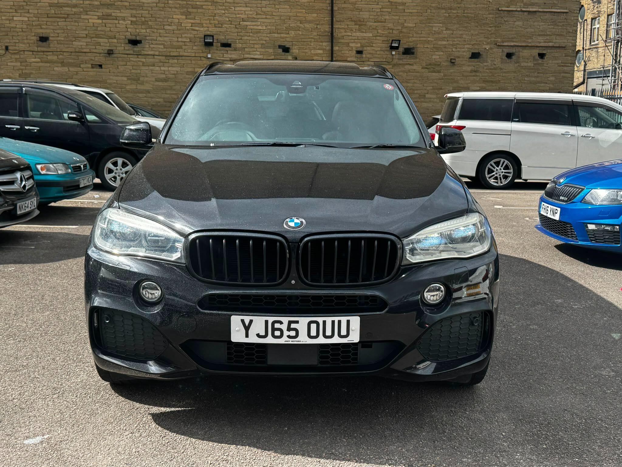 BMW X5 view 12