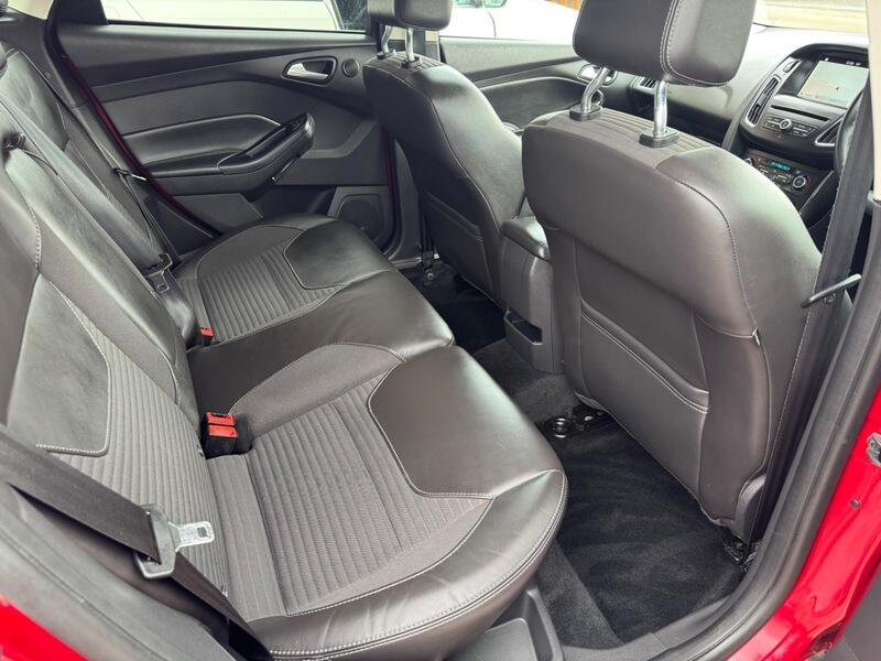 Ford Focus view 13