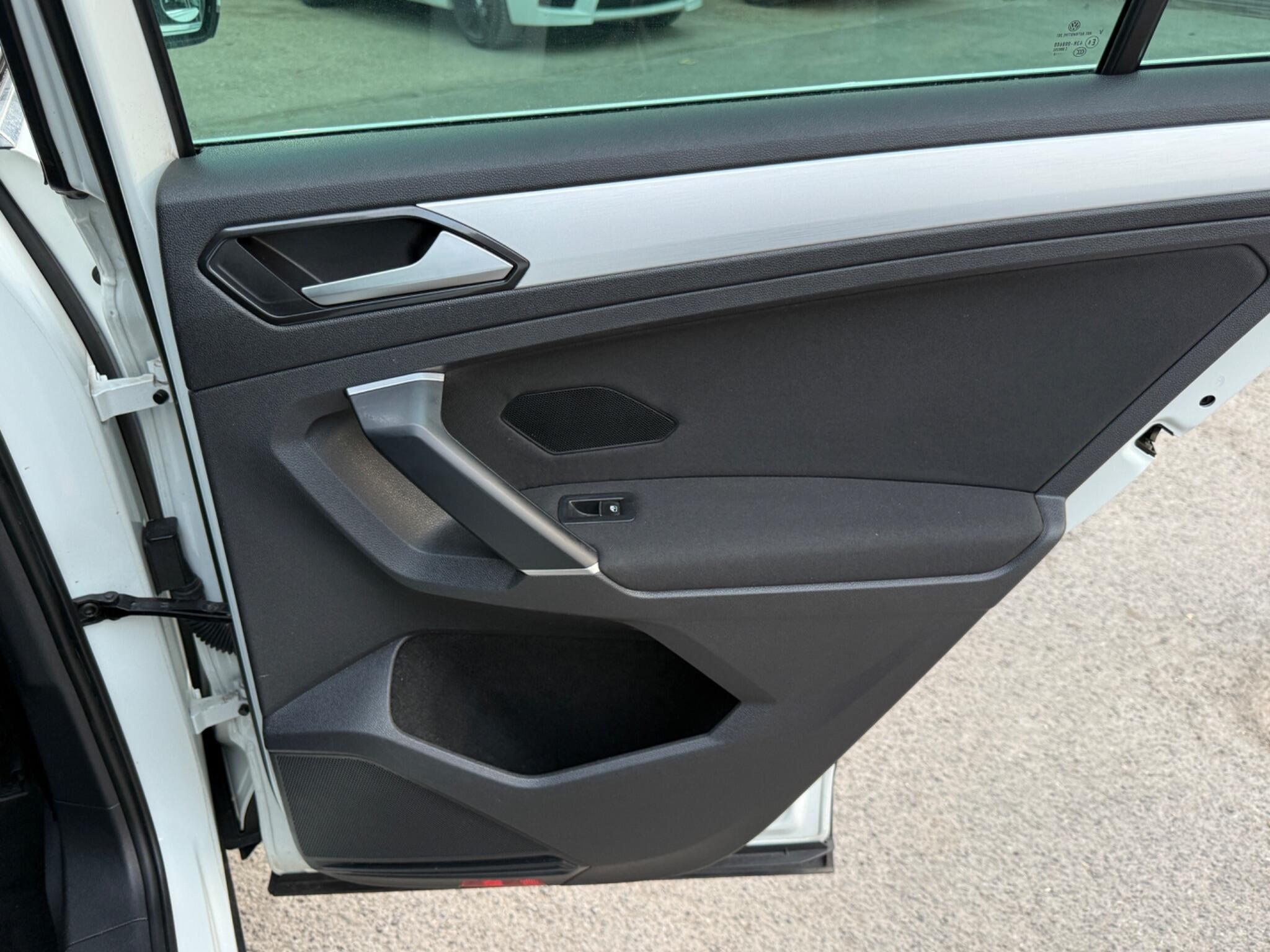 Volkswagen Tiguan - Image 44