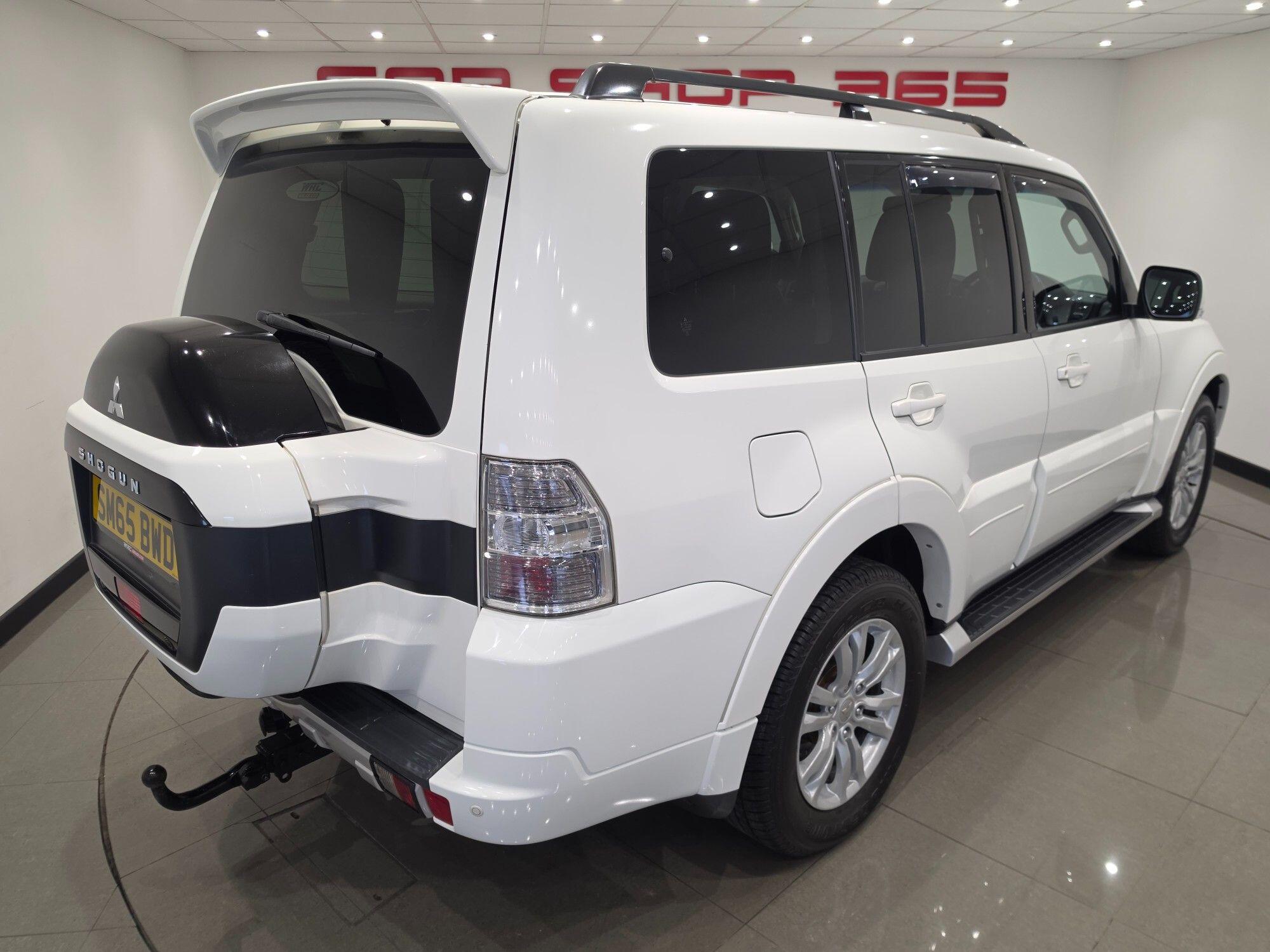 Mitsubishi Shogun view 52