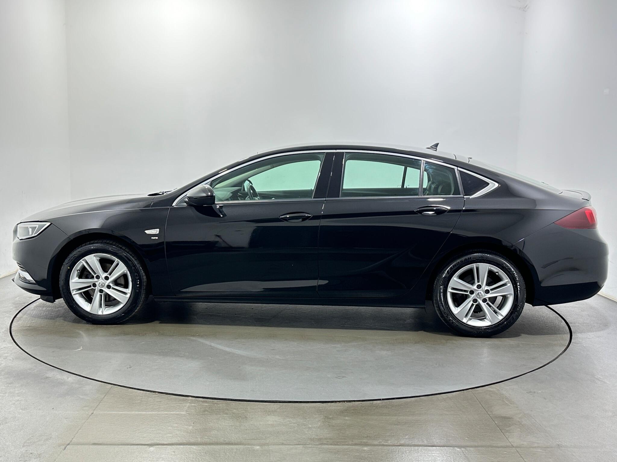 Vauxhall Insignia view 5