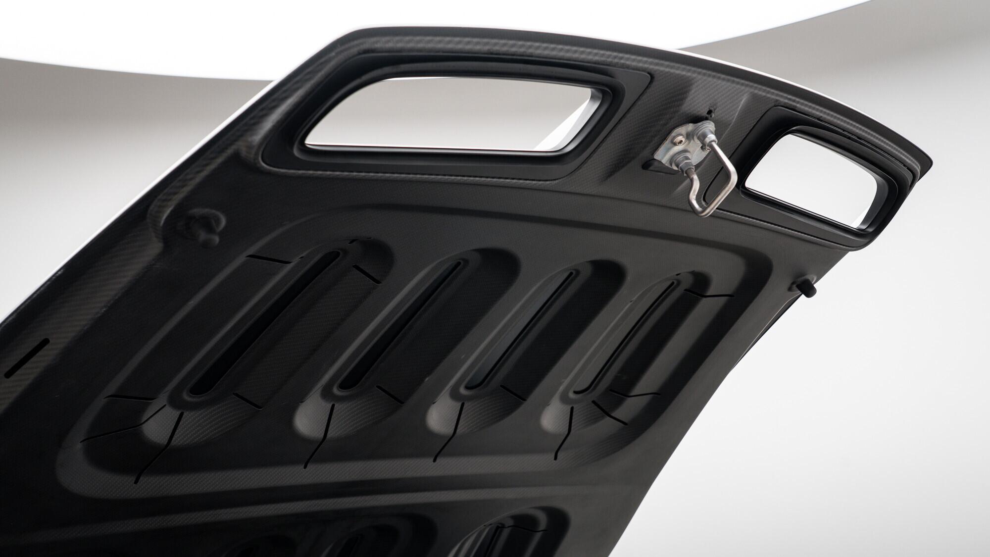 Porsche 911 view 67