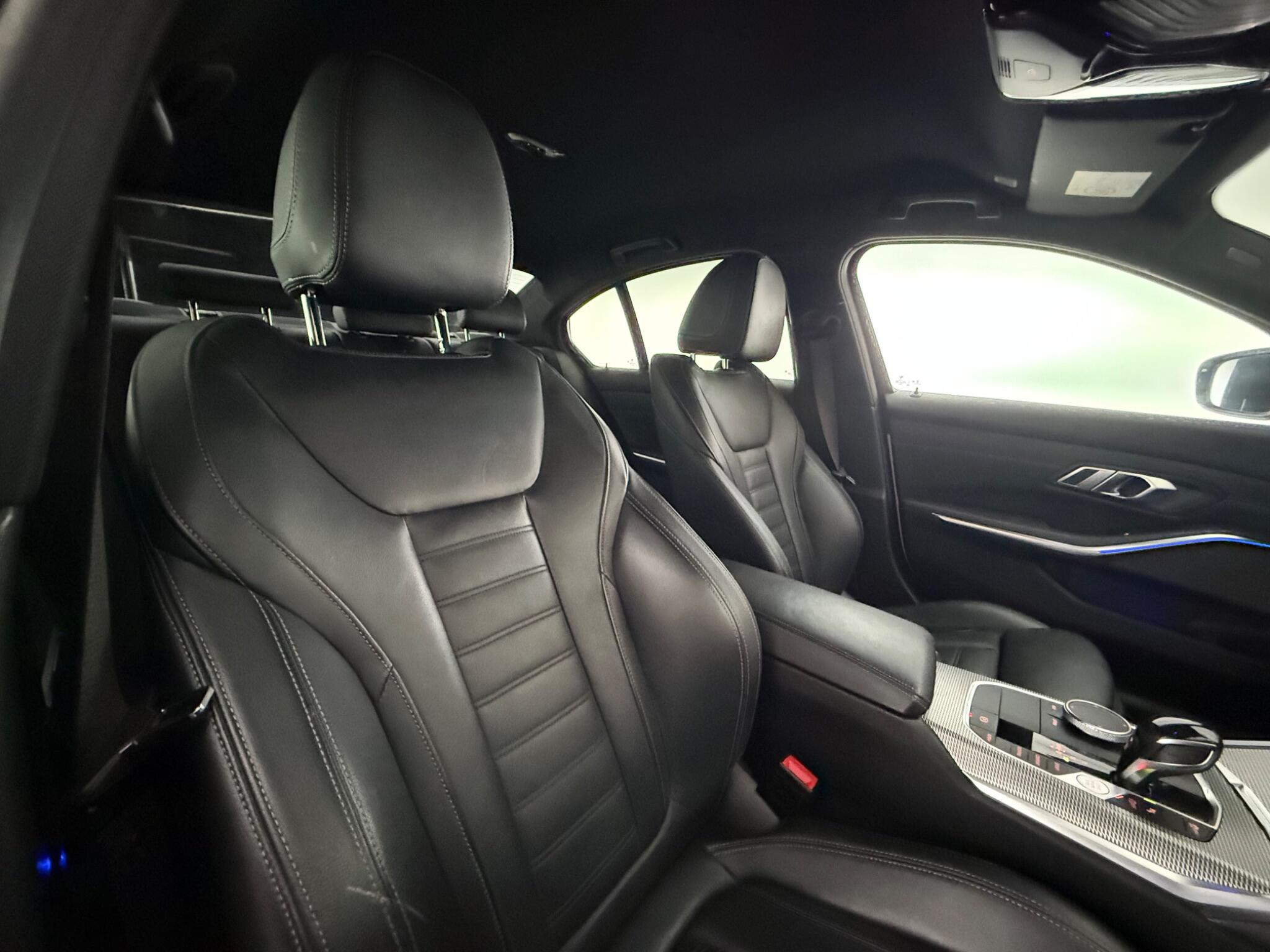 BMW 3 Series view 18