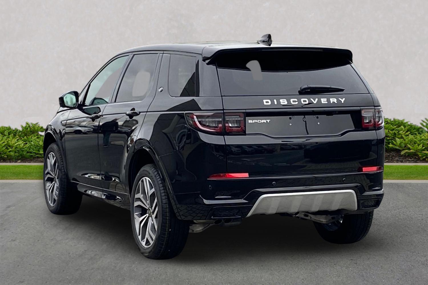 Land Rover Discovery Sport view 3