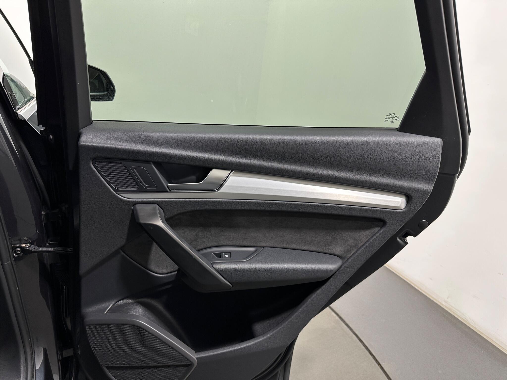 Audi Audi Q5 view 44