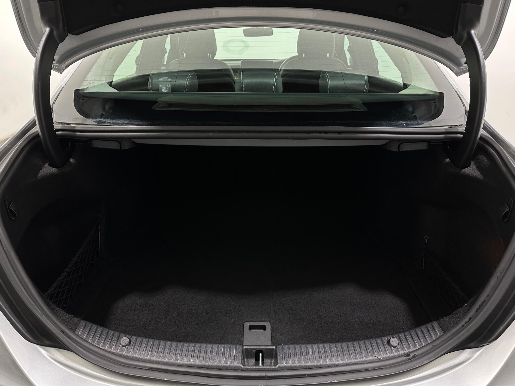 Mercedes-Benz C-Class view 48
