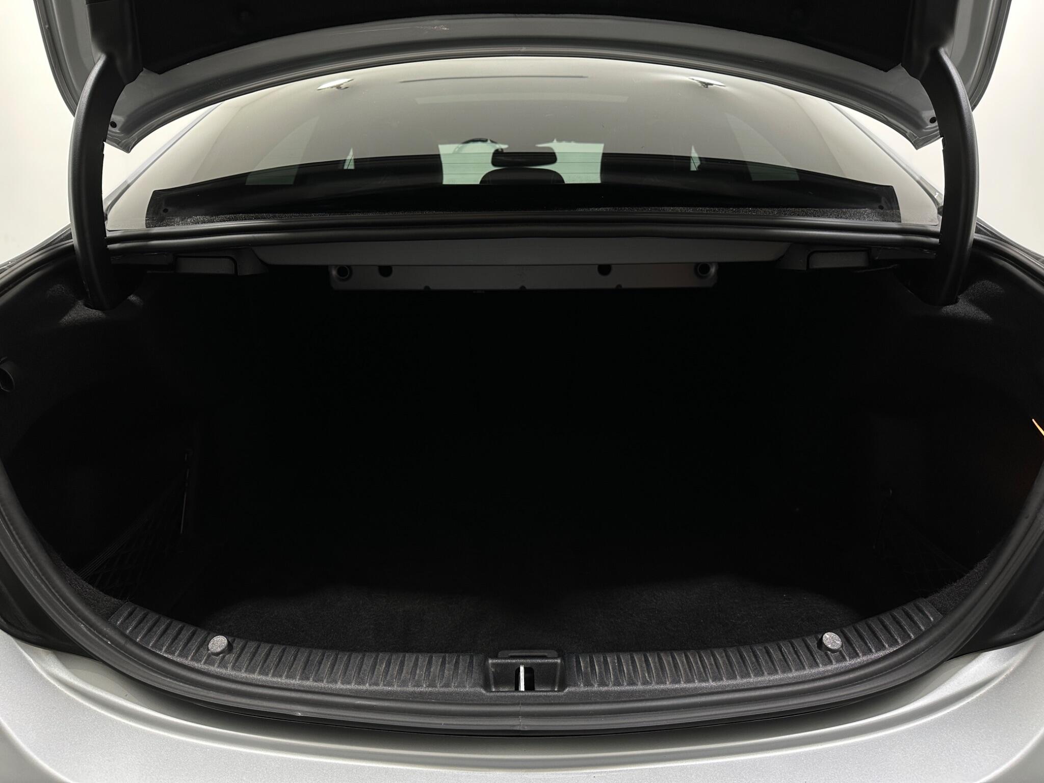 Mercedes-Benz C Class view 48