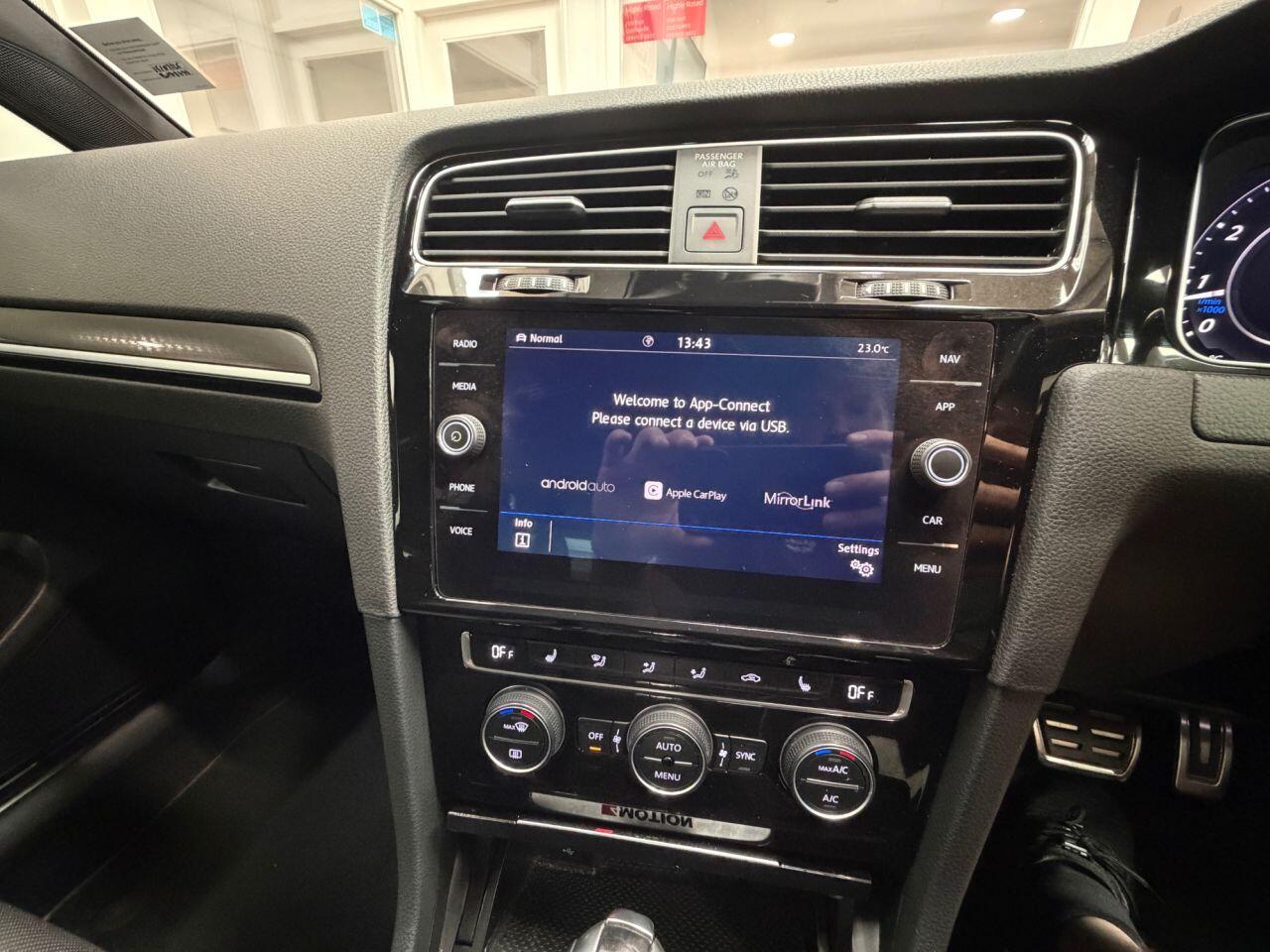 Volkswagen Golf view 45