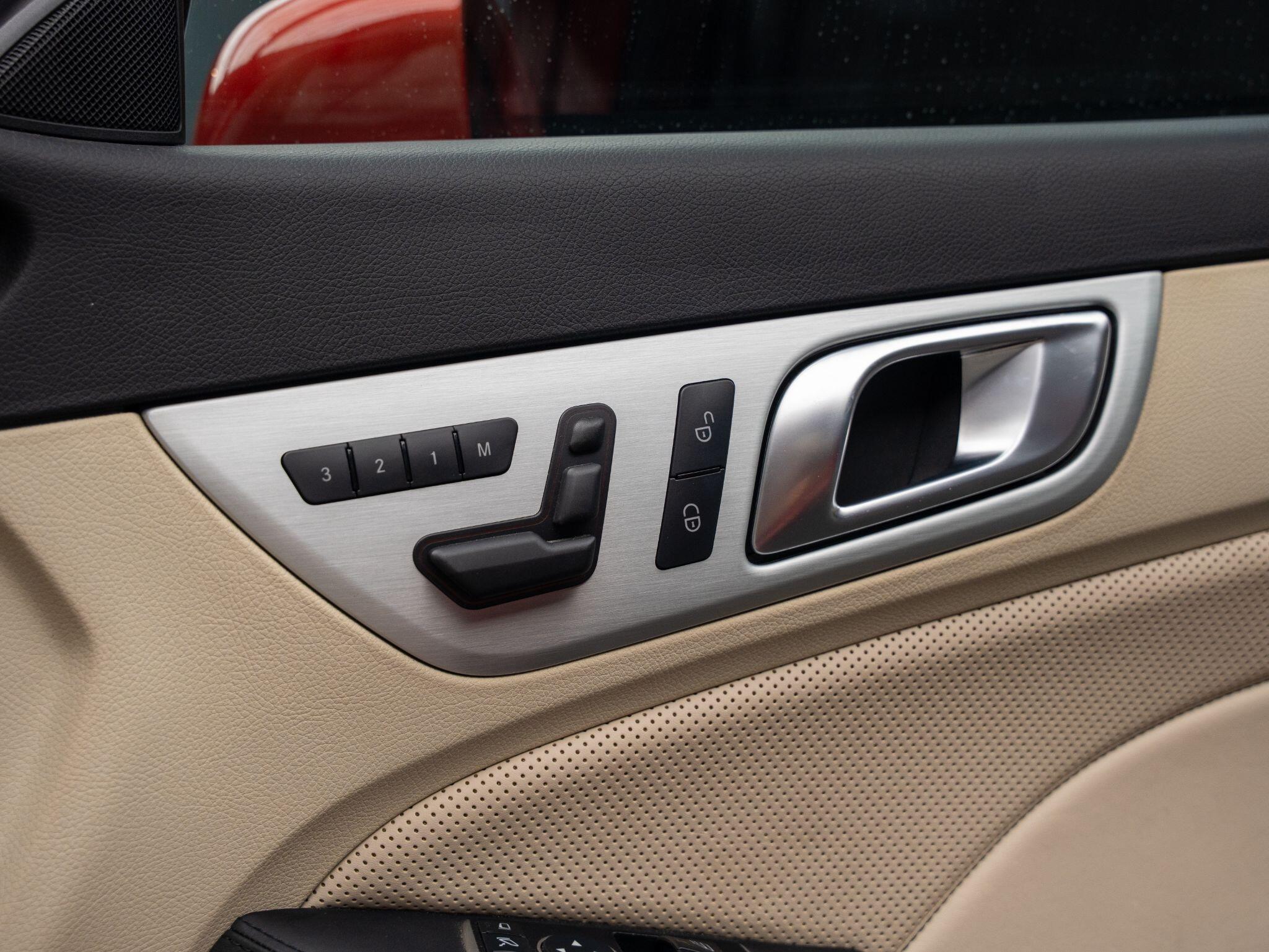 Mercedes-Benz SLK view 16