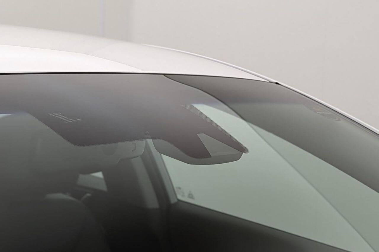 Hyundai IONIQ view 40