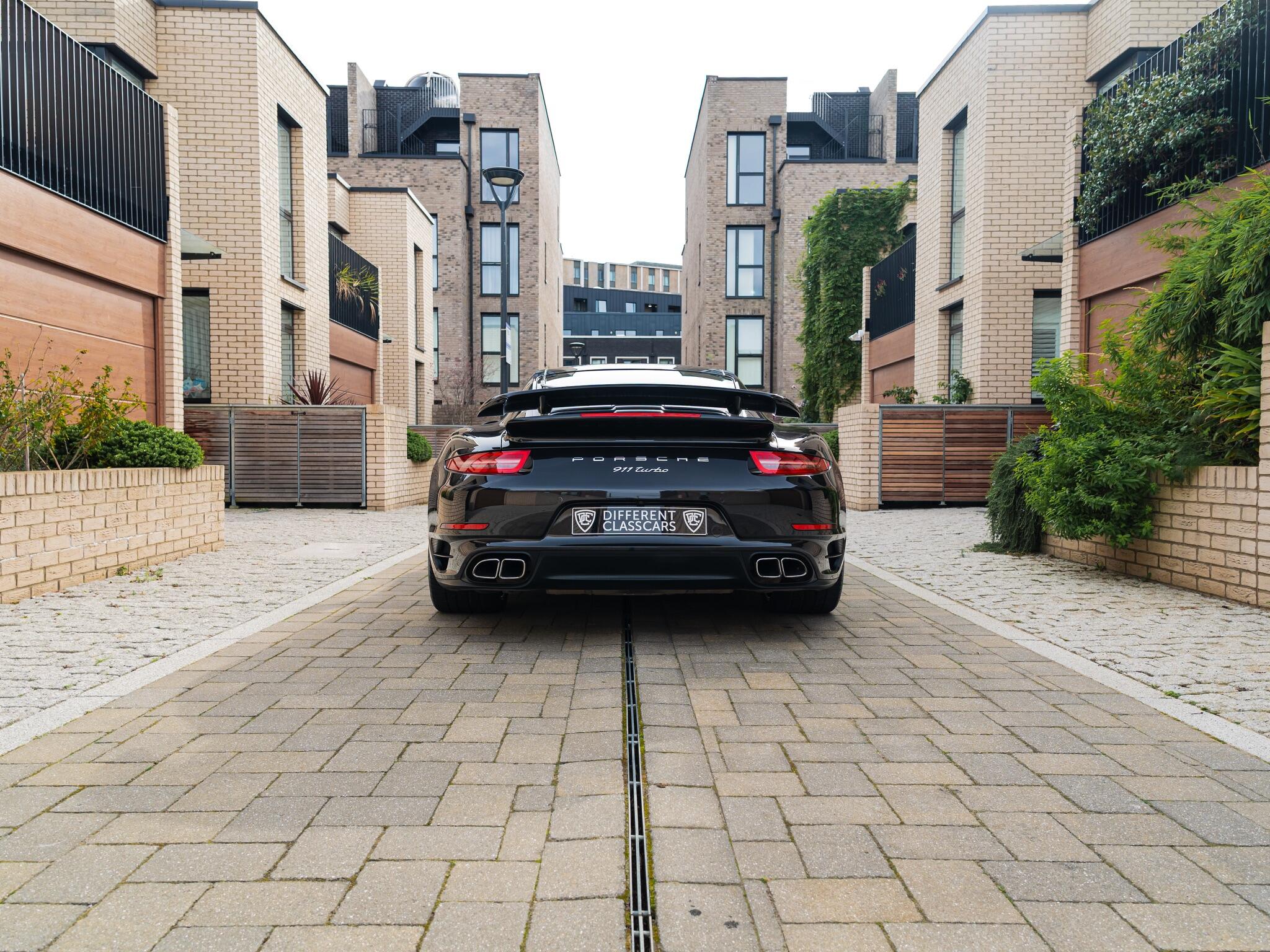Porsche 911 view 49