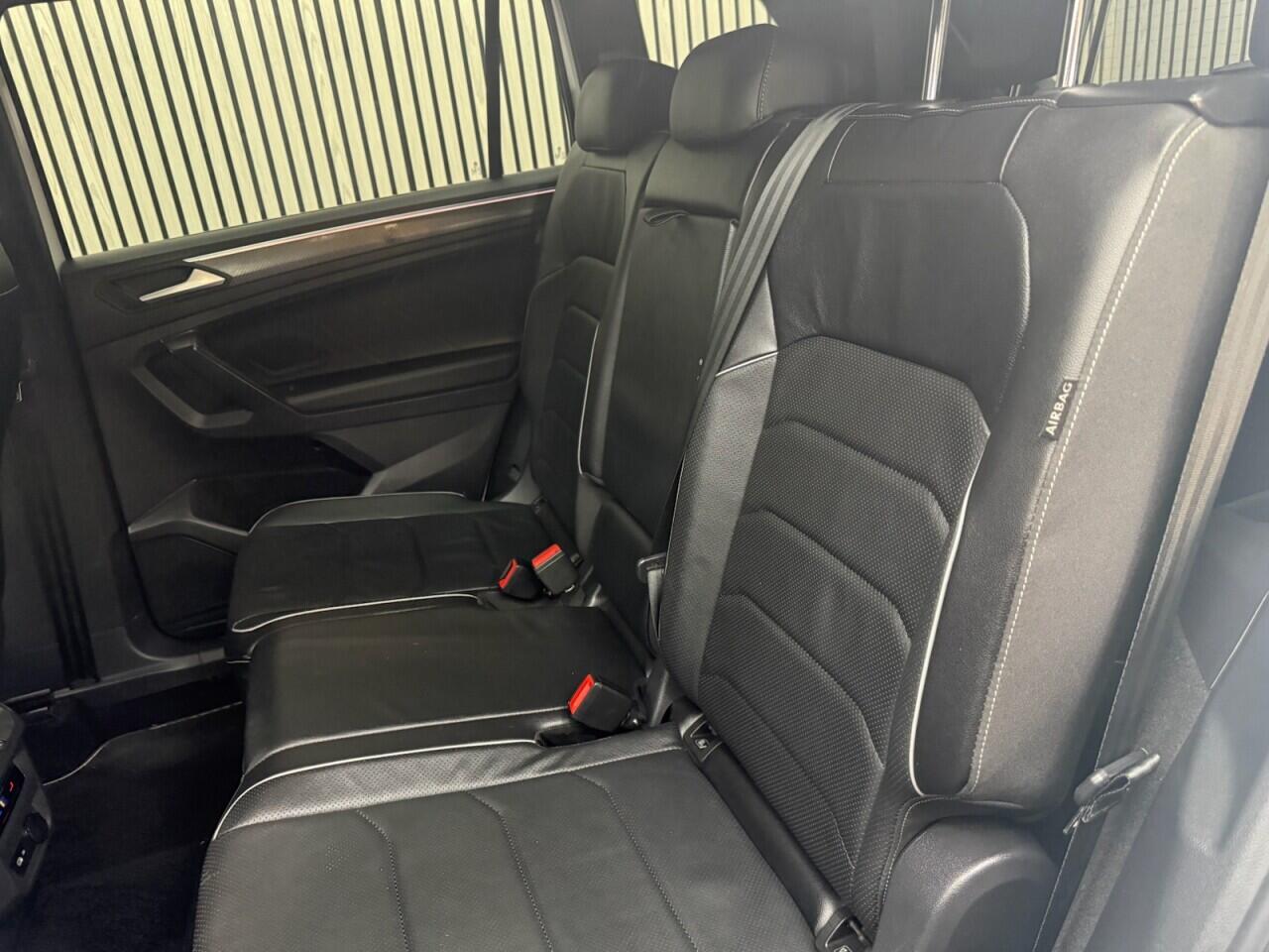 Volkswagen Tiguan Allspace view 7