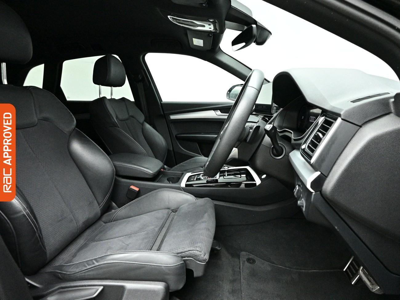 Audi Q5 view 11