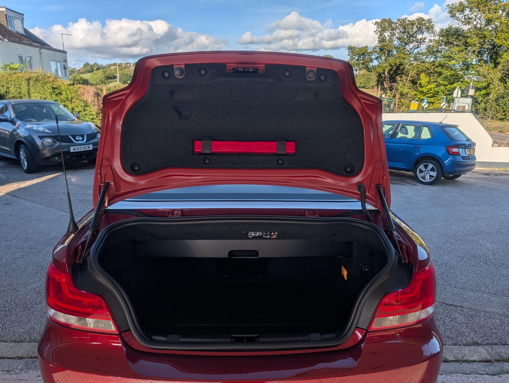 BMW 1 Series view 19