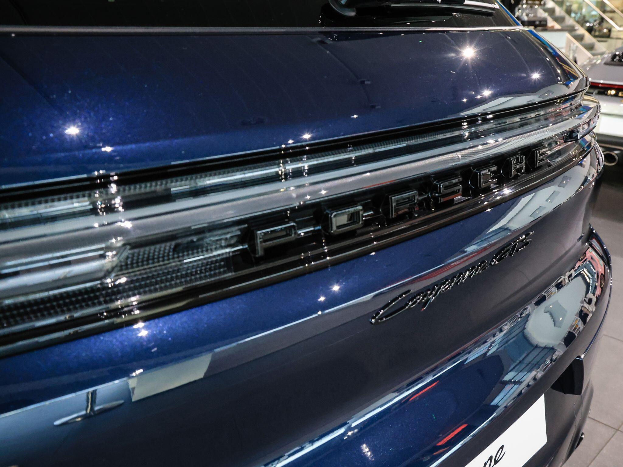 Porsche Cayenne view 24