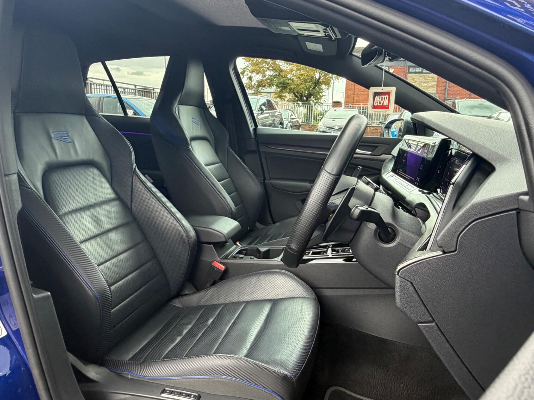 Volkswagen Golf view 13