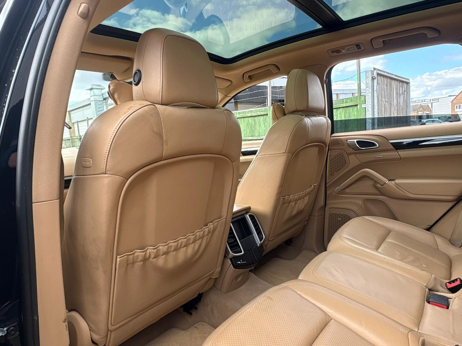 Porsche Cayenne view 18
