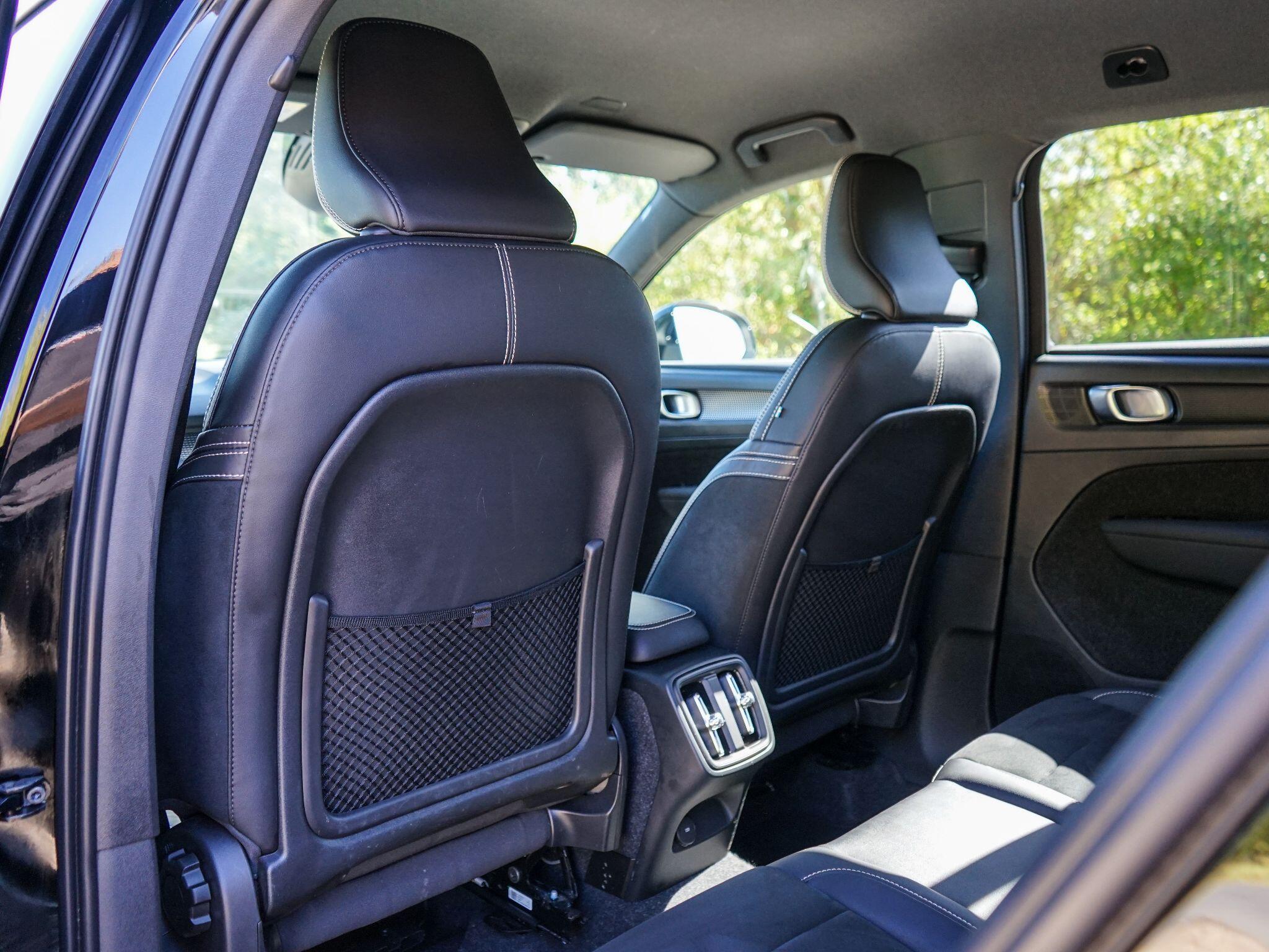 Volvo XC40 view 12
