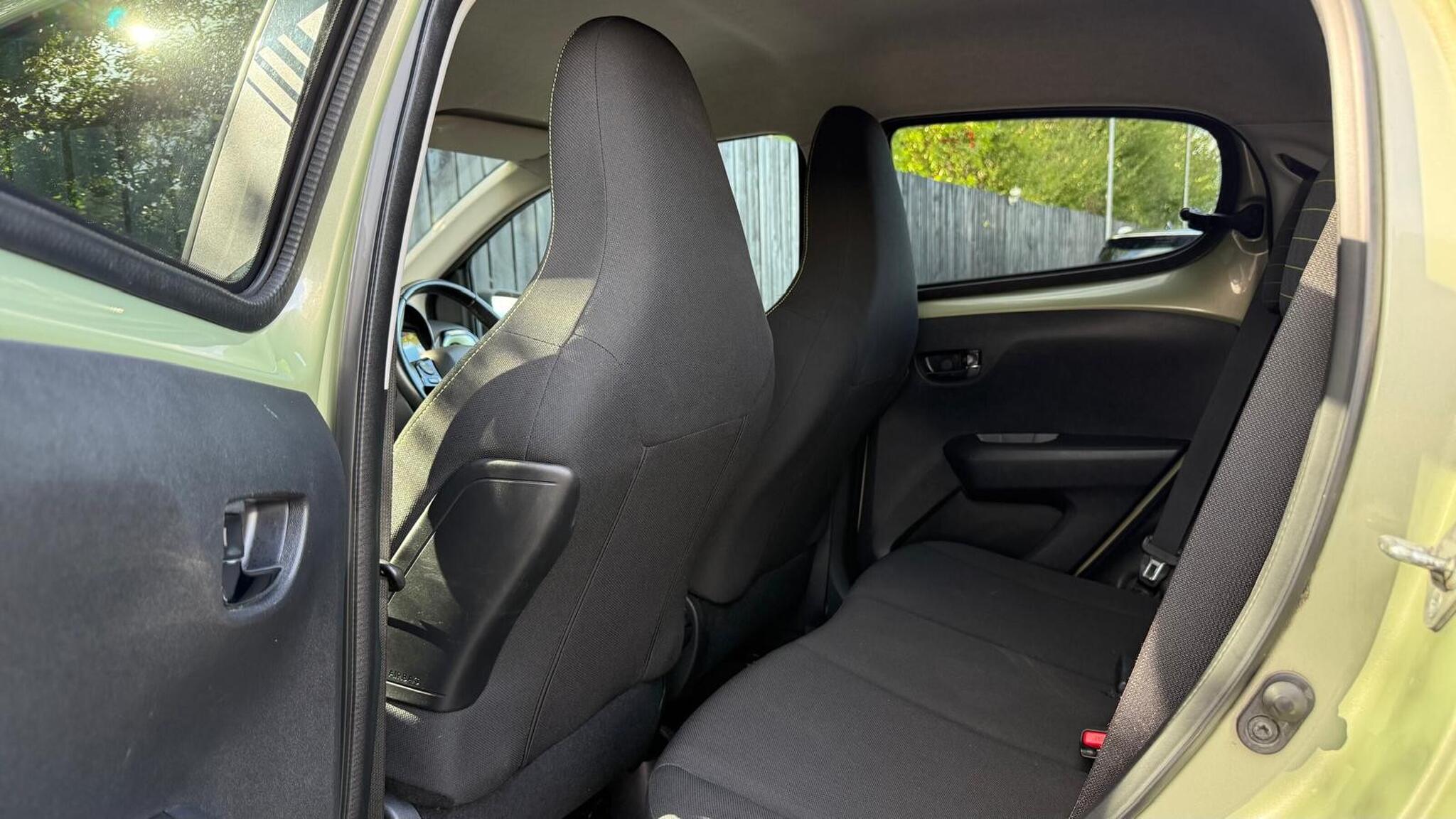 Peugeot 108 view 27