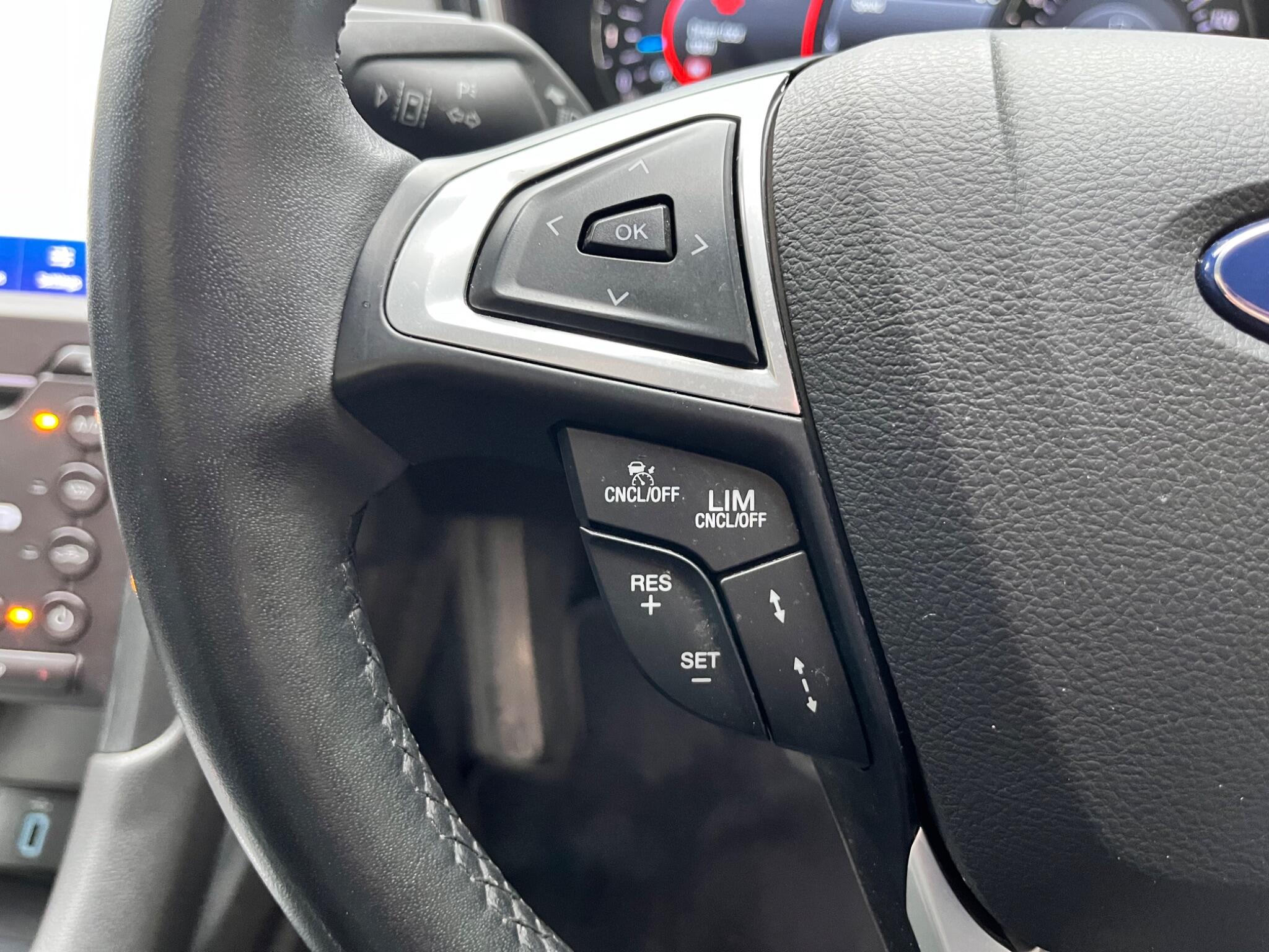 Ford Mondeo view 27