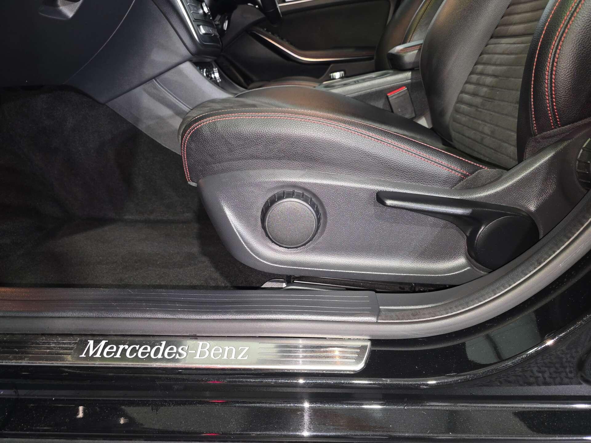 Mercedes-Benz GLA view 60