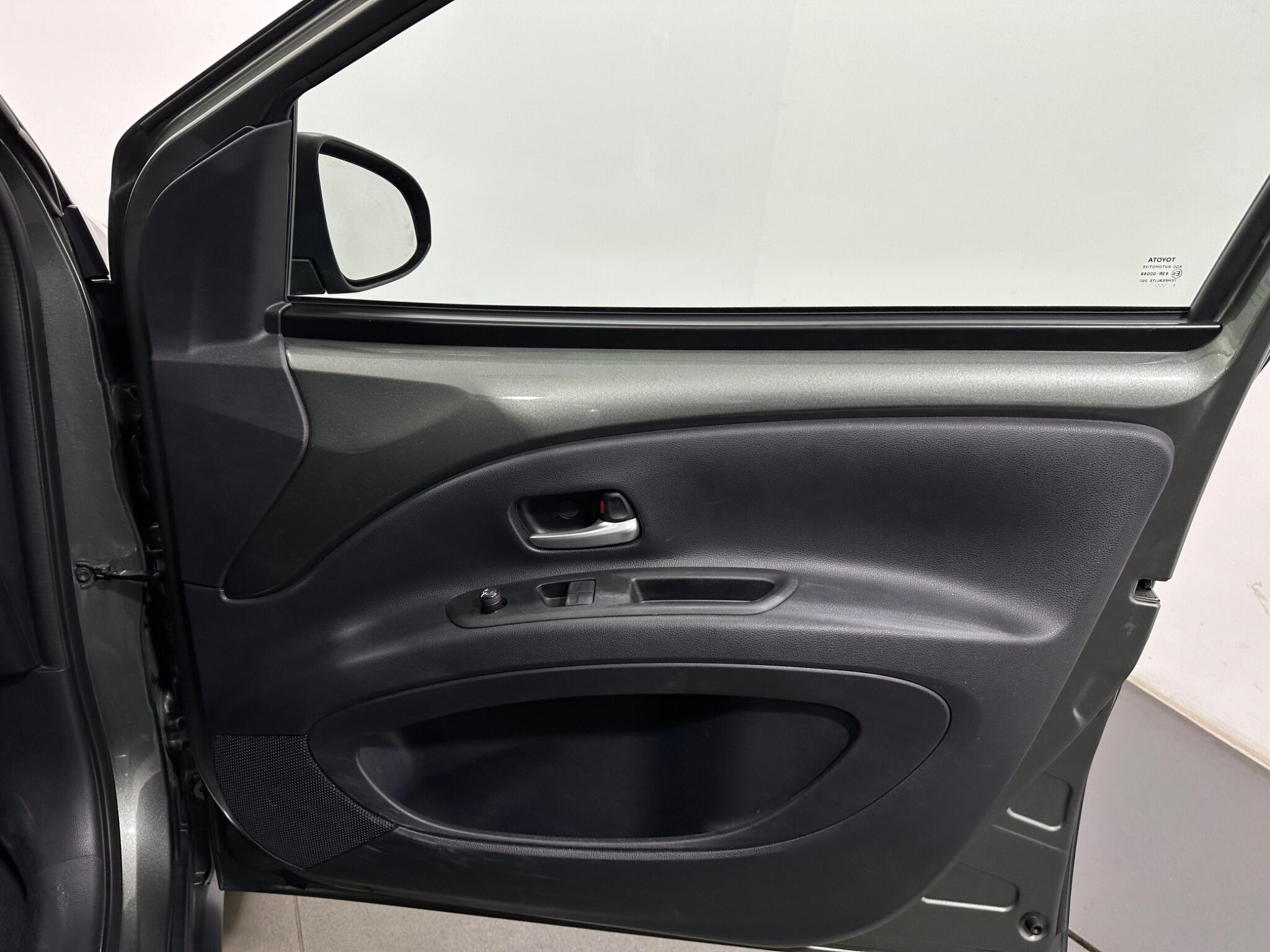 Toyota Aygo X view 32