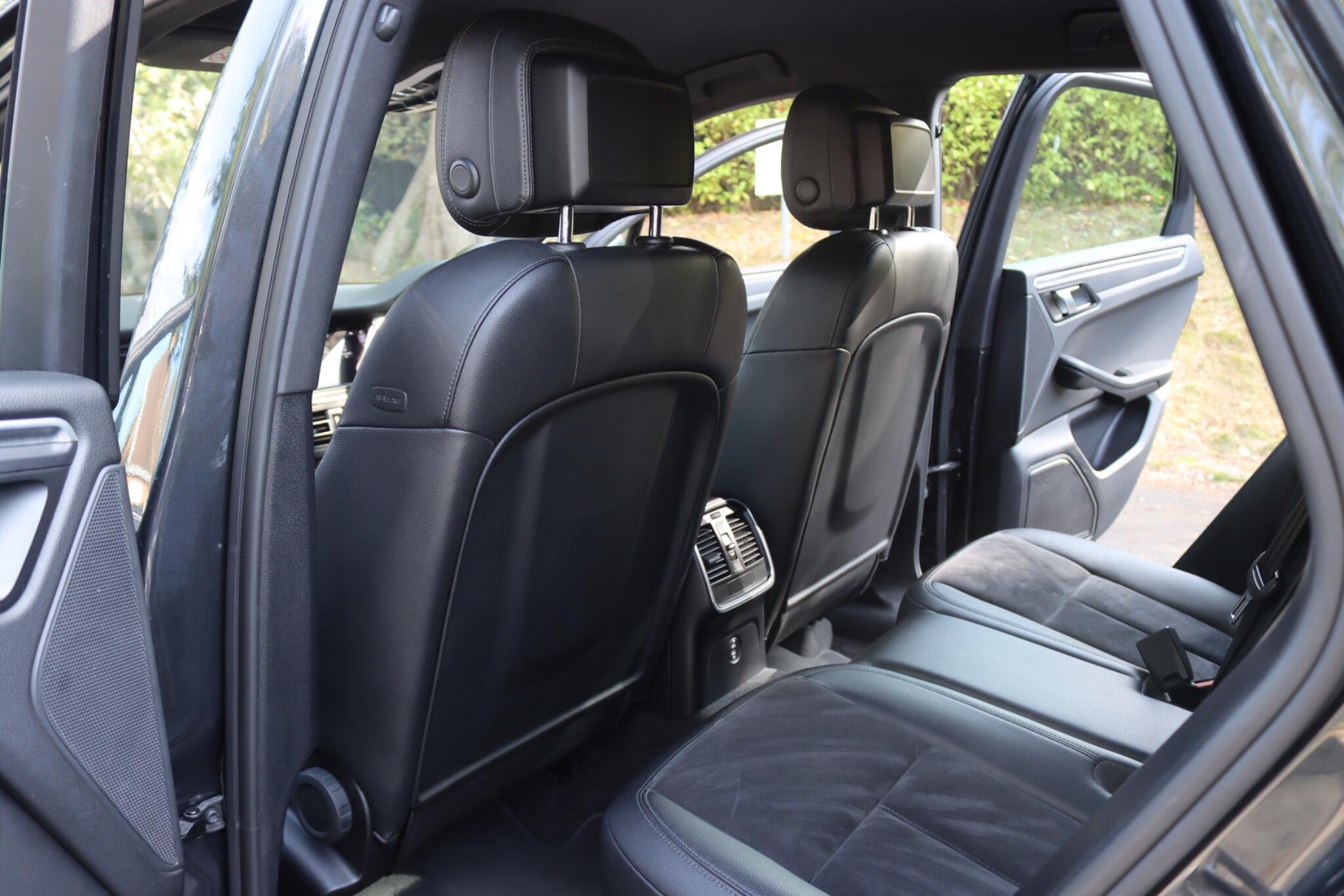 Porsche Macan view 36