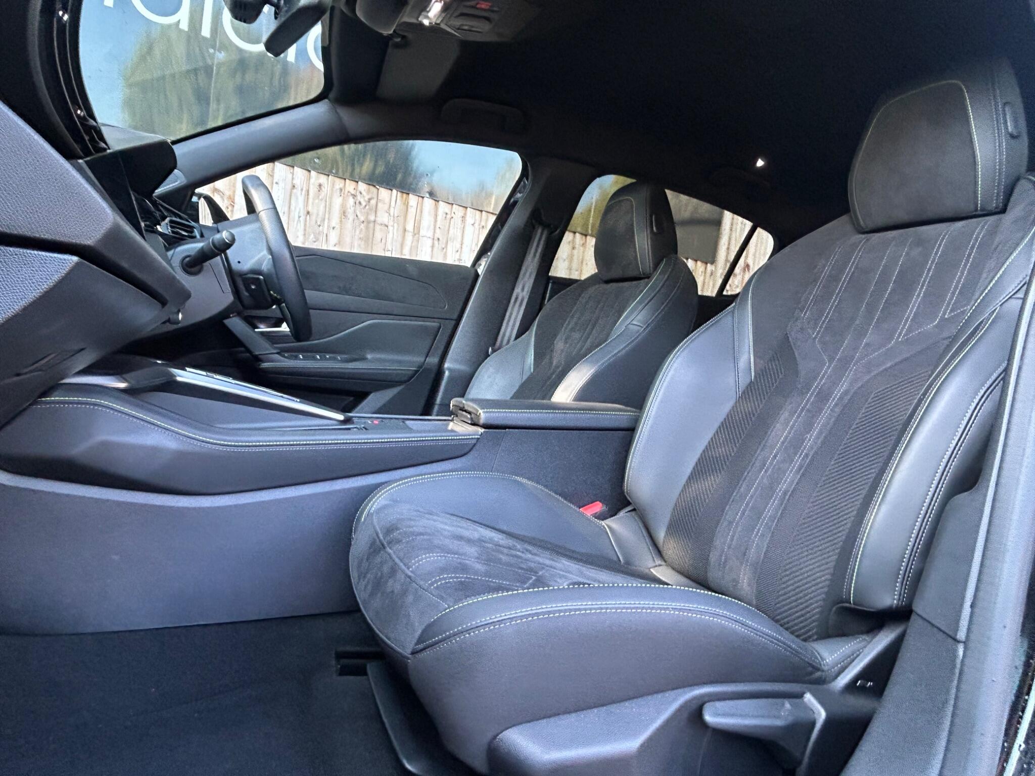 Peugeot 308 view 4
