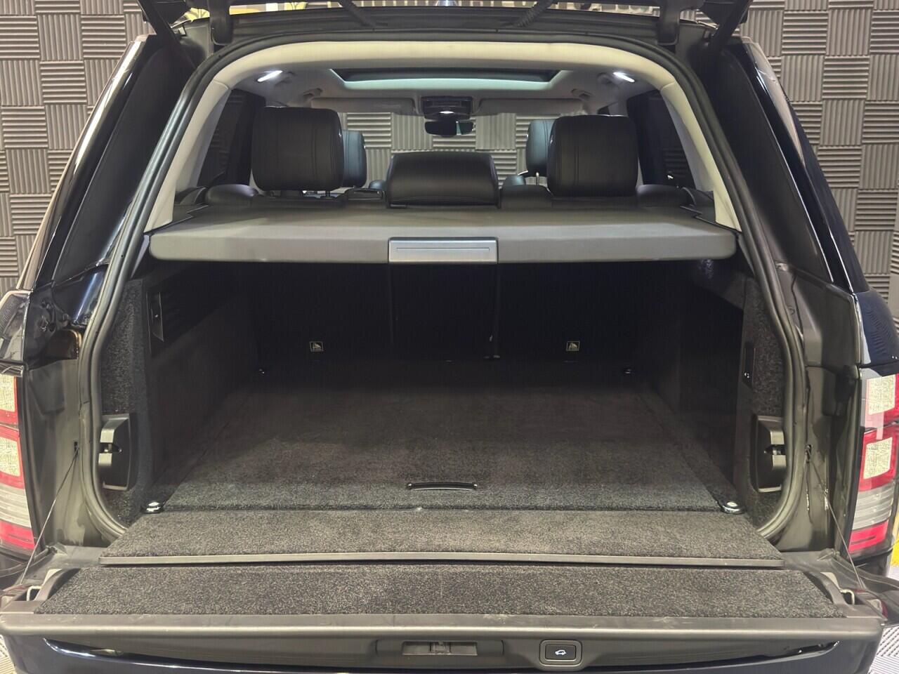Land Rover Range Rover view 23