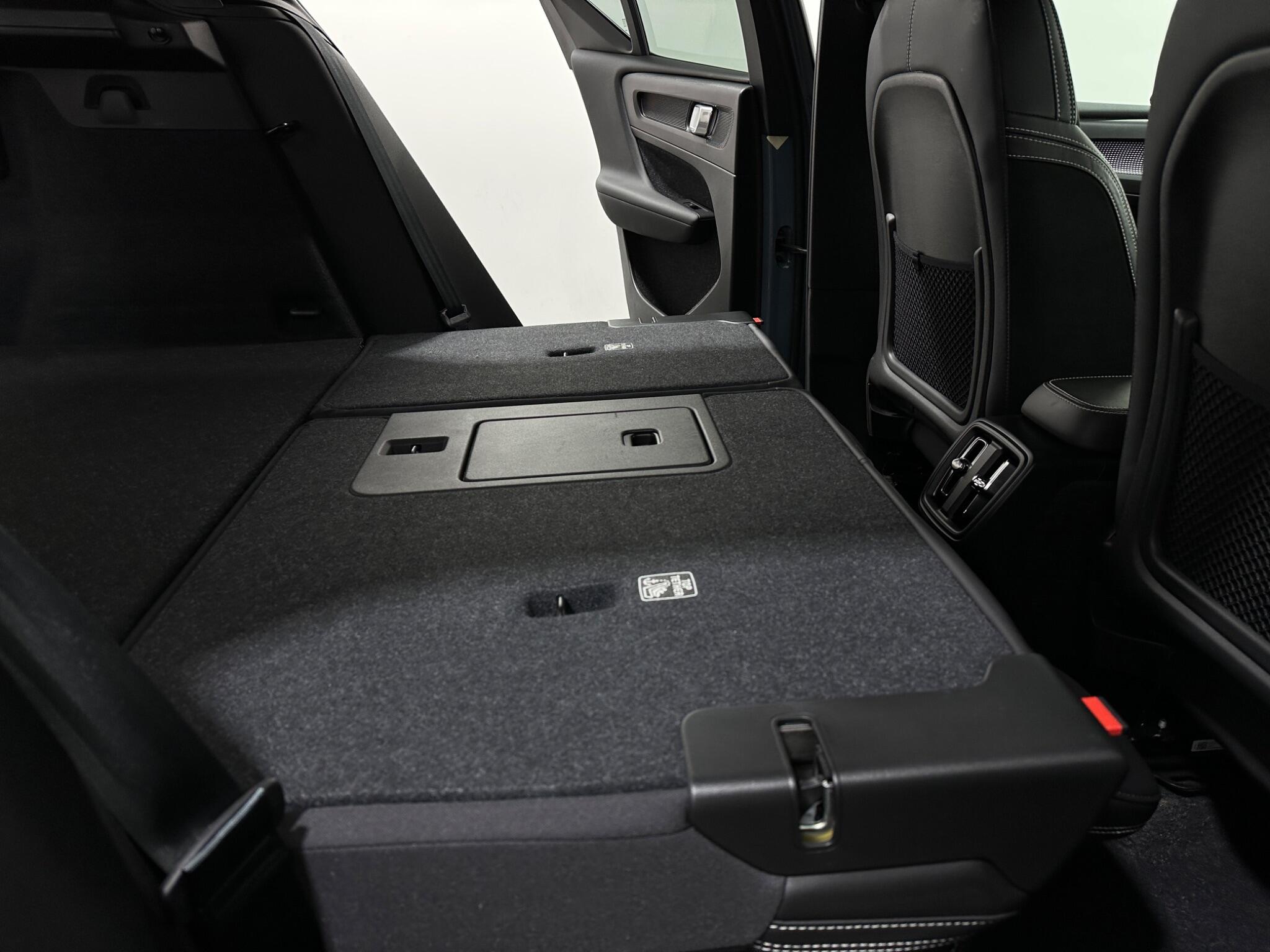 Volvo XC40 view 43