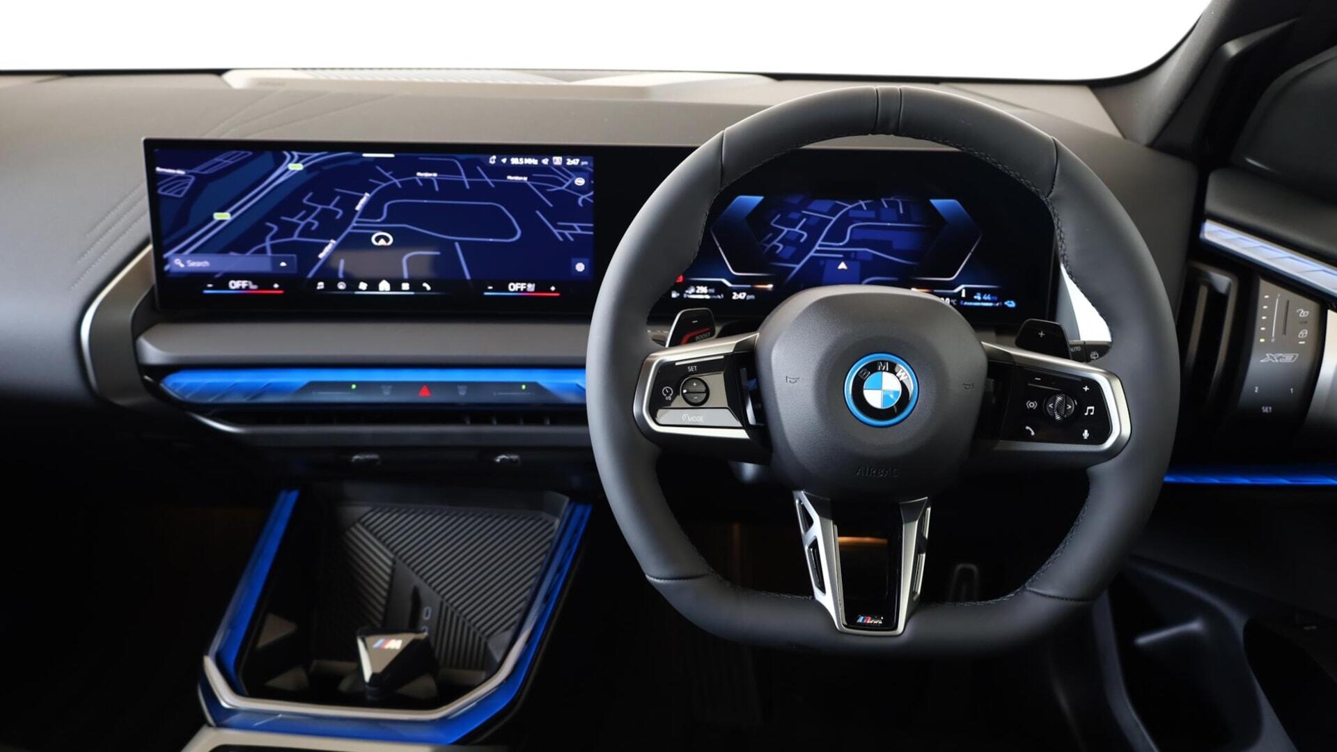 BMW X3 view 5