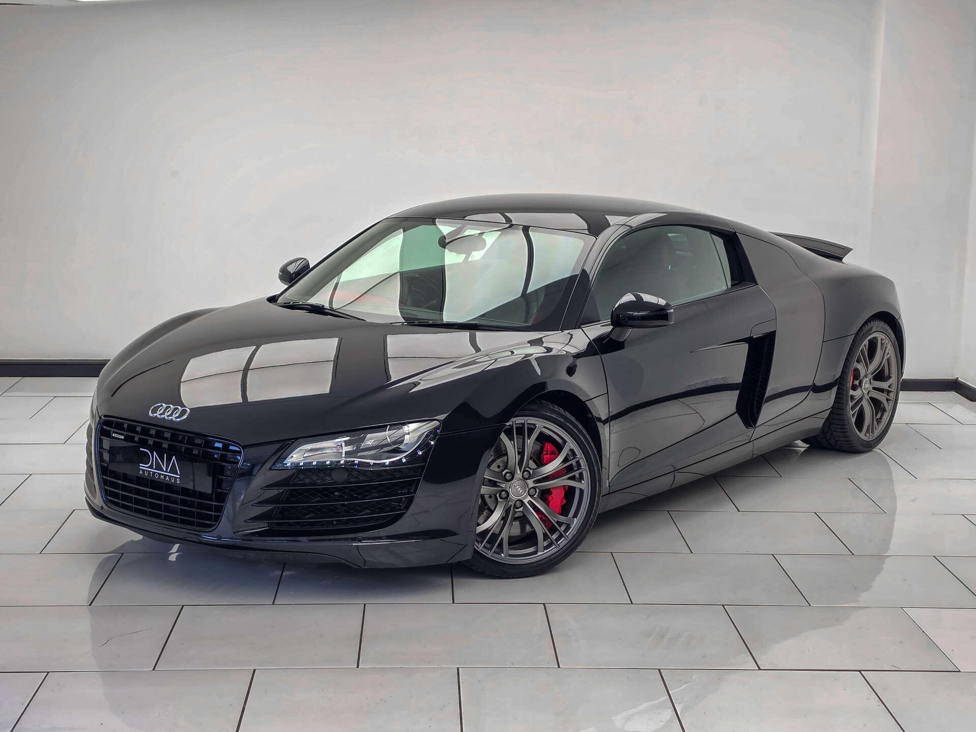 Audi R8 view 7