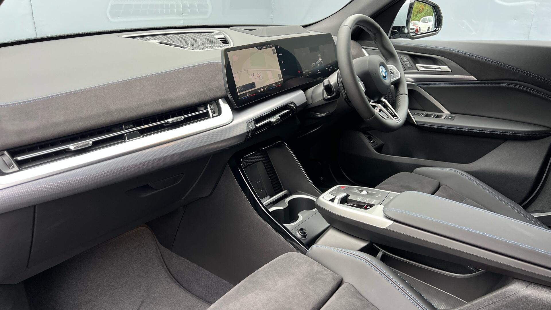 BMW Ix2 view 7